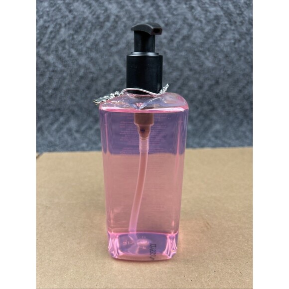 Pecksniff's CHRISTMAS FROSTED CRANBERRY MOISTURIZING HAND WASH Soap Pump-16.9 oz - Picture 4 of 4